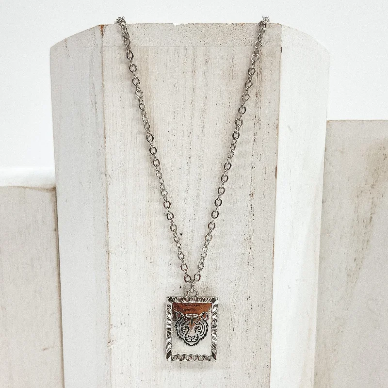 gold-plated necklaces for women-Chain Necklace with Tiger Rectangle Pendant in Silver