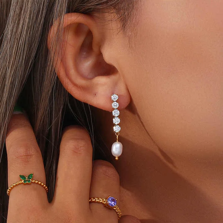 classic earrings for women-Pearl Drop Diamond Earrings