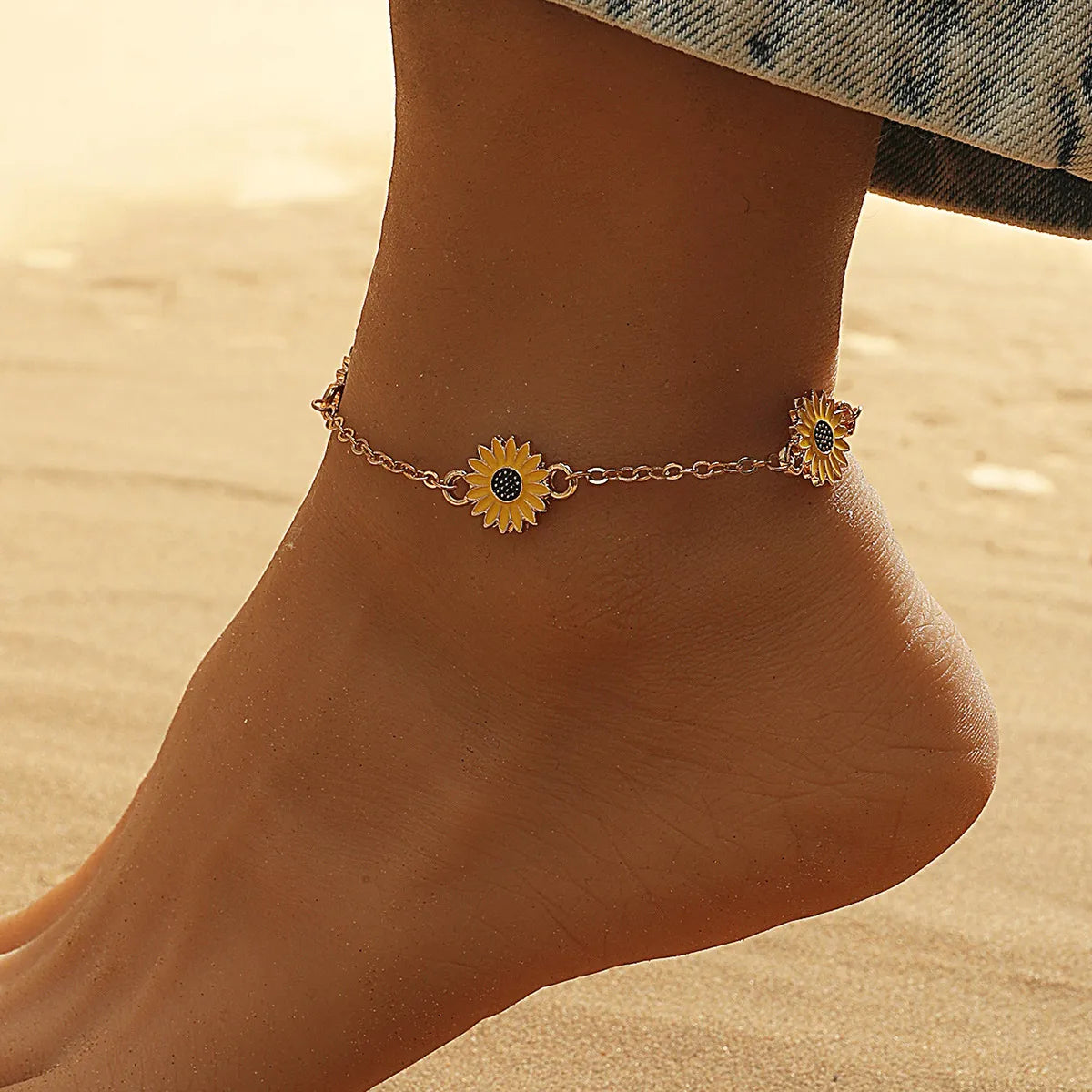 handmade anklet for women-European And American New Oil Dripping Sunflower Beach Anklet Creative Personalized Fashion Sunflower Flower Little Daisy Anklet For Women