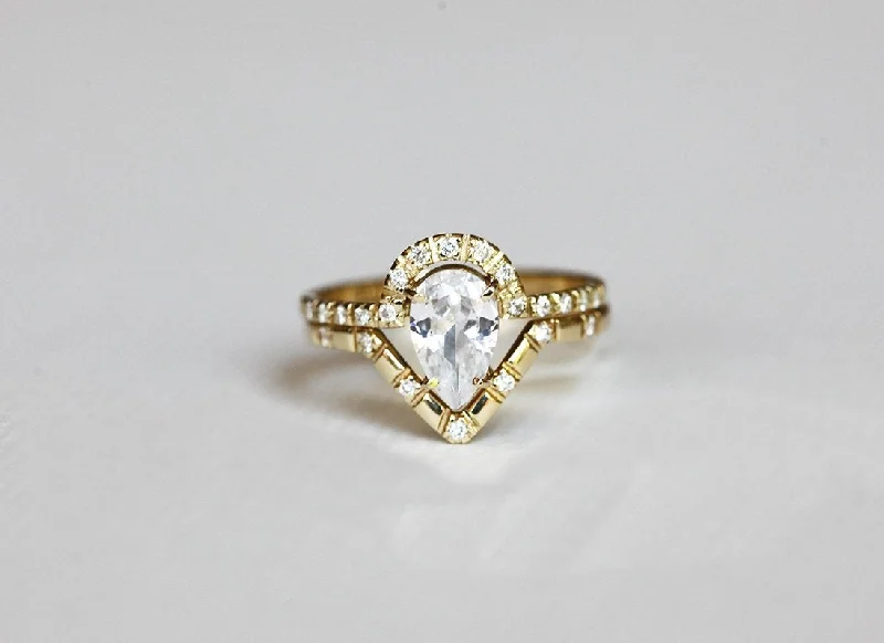 dainty engagement rings for women-Diamond Ring Set, Pear Cut Wedding Ring